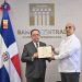 El gobernador Valdez Albizu ponderó al recibir la distinción “la importancia fundamental de la labor que realizan los economistas en el marco público y privado".