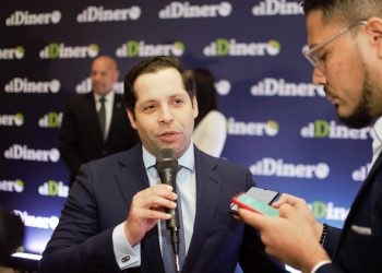 Al ser entrevistado por el periódico elDinero en el Foro Económico 2024, Bournigal aseguró que los sectores turístico, energía, comercio y zonas francas resaltan como los principales beneficiarios del mercado de capitales.