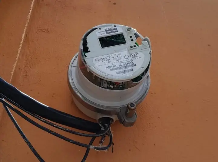 Edeeste reiteró su rechazo y condena a estas acciones, que constituyen una violación a la Ley General de Electricidad 125-01.