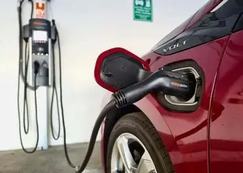 Para abastecer de energía a este parque de vehículos eléctricos, se requerirá al 2030 un equivalente al 3% de la generación eléctrica total actual de la región.