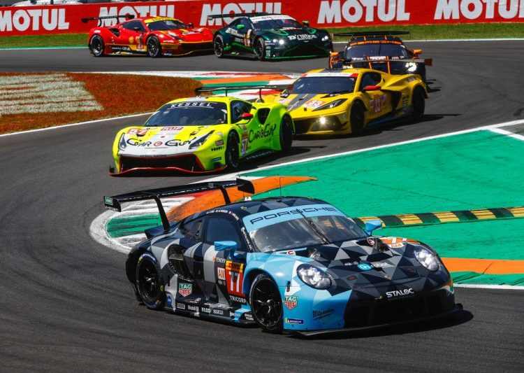 Entre los corredores locales han confirmado su asistencia Jimmy Llibre, campeón dominicano del Porsche Sprint Cup National Champion 2022; Alfredo Najri, Ricky Perdomo, Giuseppe Rivas y Pedro Zaiter.