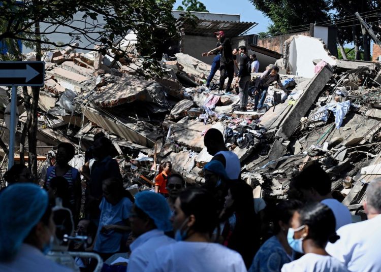 Autoridades venezolanas evalúan los efectos del terremoto en los estados Táchira y Zulia, fronterizos con Colombia.
