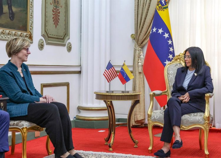 La visita marca un paso en el restablecimiento de relaciones diplomáticas tras años de distanciamiento, impulsando oportunidades de cooperación e inversión.