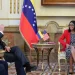Reunión oficial entre Venezuela y Estados Unidos para fortalecer relaciones económicas.