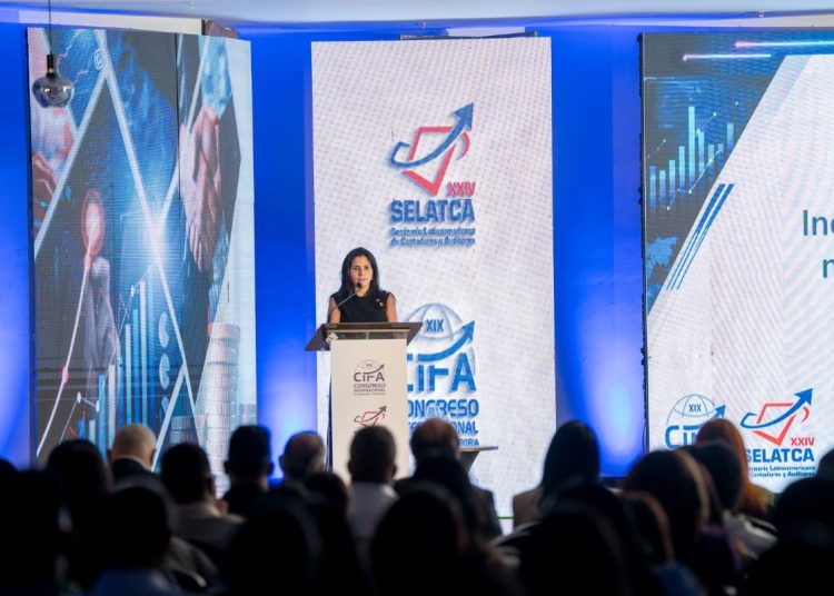 "Este año hemos emitido más en el mercado local de lo que teníamos planeado, porque las condiciones han sido favorables", afirmó María José Martínez en una entrevista concedida a elDinero.