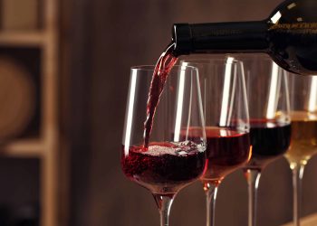 El Ministerio revisa a la baja las previsiones que había hecho el pasado septiembre y augura una vendimia aún peor que la registrada en el catastrófico 2021, cuando se produjeron diversas heladas.