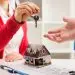 La experta Lorenzo subraya que las viviendas compradas en planos suelen ser más económicas comparadas con las terminadas.
