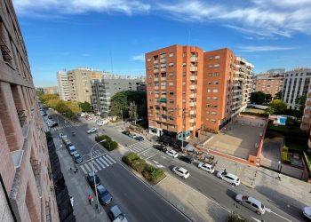 Las familias con menos ingresos invierten más de seis de cada 10 euros a gastos de vivienda, suministros y alimentación. Fuente externa.