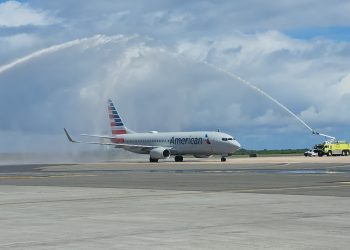 Avión que trajo la pasajera 10 millones al país. - Fuente externa.