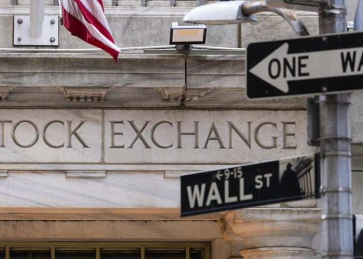 El Dow Jones lideraban los avances Walt Disney (1.62%) y Apple (0.59%), y las mayores pérdidas eran para Cisco (-1.25%) y Verizon (-1.21%).