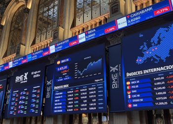 Entre los 30 valores del Dow, se producían más retrocesos que avances; con Procter & Gamble (-1.78%) liderando las pérdidas, seguido por Boeing (-1.52%). Unitedhealth (0.86%) y Walmart (0.54%) estaban entre las que más crecían.
