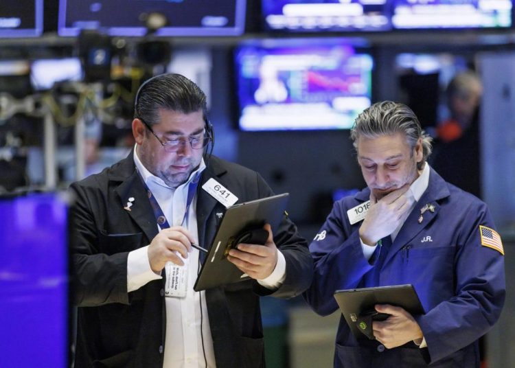 Entre los 30 valores del Dow destacaban los avances Amazon (1.11%) y Salesforce (1.09%), así como las bajadas de Walt Disney (-0.95%) y Dow (-0.74%).