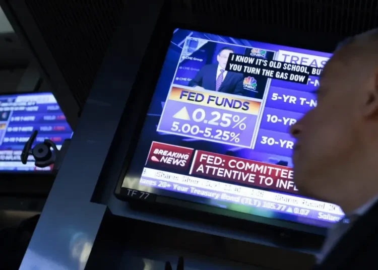Entre los 30 valores del Dow Jones lideraban los avances Salesforce (2.34%) e IBM (1.37%), mientras que las mayores pérdidas eran para Dow (-1.68%) y Boeing (-1.26%).