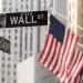 Los operadores vienen de una sesión de pérdidas en la que el Dow retrocedió 450 puntos, mientras que el S&P 500 perdió un 0.4% y el Nasdaq Composite cayó casi un 0.5%.