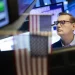 Entre las 30 cotizadas del Dow Jones, destacaban las caídas de Apple (-0.77%) y Sherwin-Williams (-0.18%).