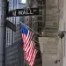 Entre las 30 cotizadas del Dow Jones, destacaban las caídas de Chevron (-0.72%), Sherwin-Williams (-0.69%) y Travelers (-0.61%).