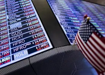 En el índice Dow 30, las empresas que más ganaban fueron Nike (8.58%), Amazon y Caterpillar (6.46%), y las que más retrocedieron Verizon (-2.8%) y Coca-Cola (-2.4%).