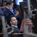 El índice más levemente afectado fue el Dow Jones, que cerró con una bajada de 1.25%, en 39.853 puntos.