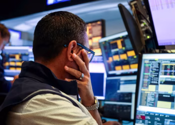 Las acciones bancarias lideraron las caídas en las primeras operaciones, con JPMorgan y Bank of America perdiendo un 1.27% y un 0.81% respectiavmente.