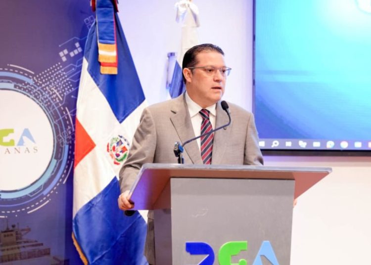 Yayo Sanz Lovatón informa que Aduanas pasó de 6,614 colaboradores en 2019 a 4,875 en la actualidad.