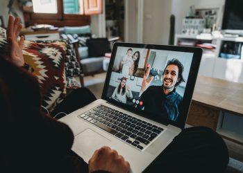 Los ingresos de Zoom en el trimestre aumentaron un 2.9% interanual. Fuente externa.